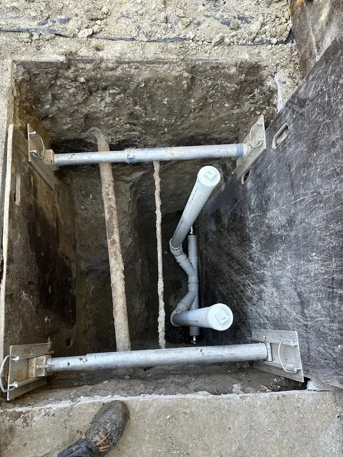 Experienced plumber completing Drain Cleaning work in Waikoloa Village